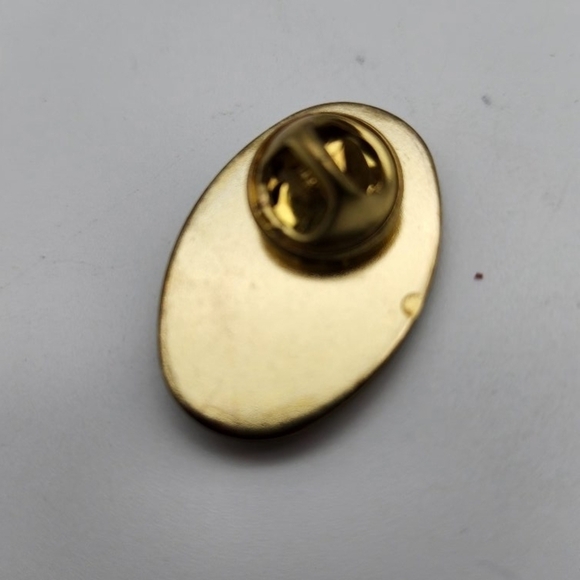 Vintage Victorian Guardian Angel Open Arms Enamel Oval Lapel Pin Religious Gift - Picture 3 of 4